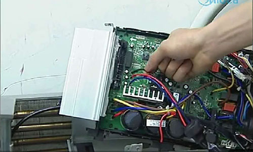 德宏美的空调电话是多少